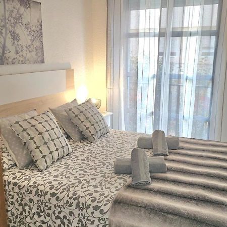 Ideal Holiday Apartment One Bedroom City Center مالقة المظهر الخارجي الصورة