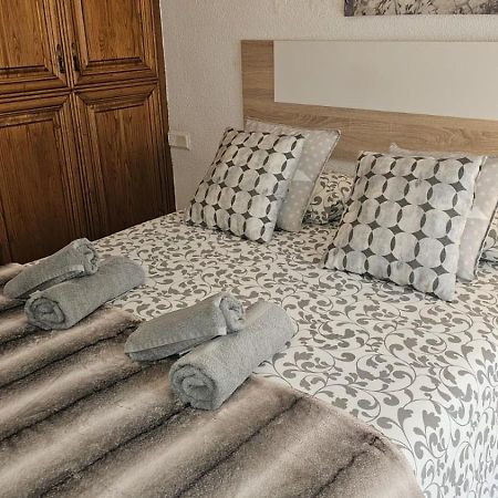 Ideal Holiday Apartment One Bedroom City Center مالقة المظهر الخارجي الصورة