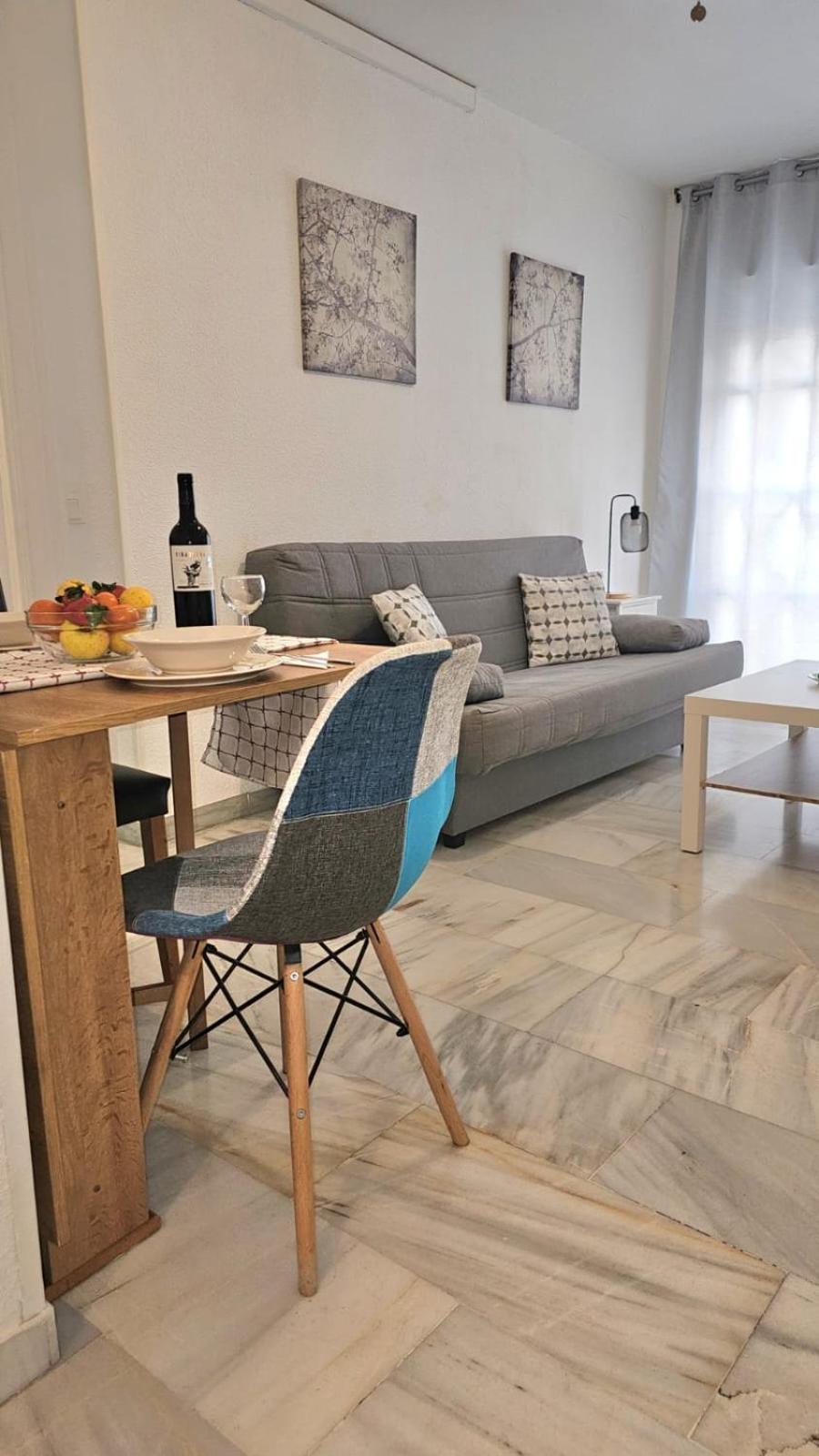 Ideal Holiday Apartment One Bedroom City Center مالقة المظهر الخارجي الصورة