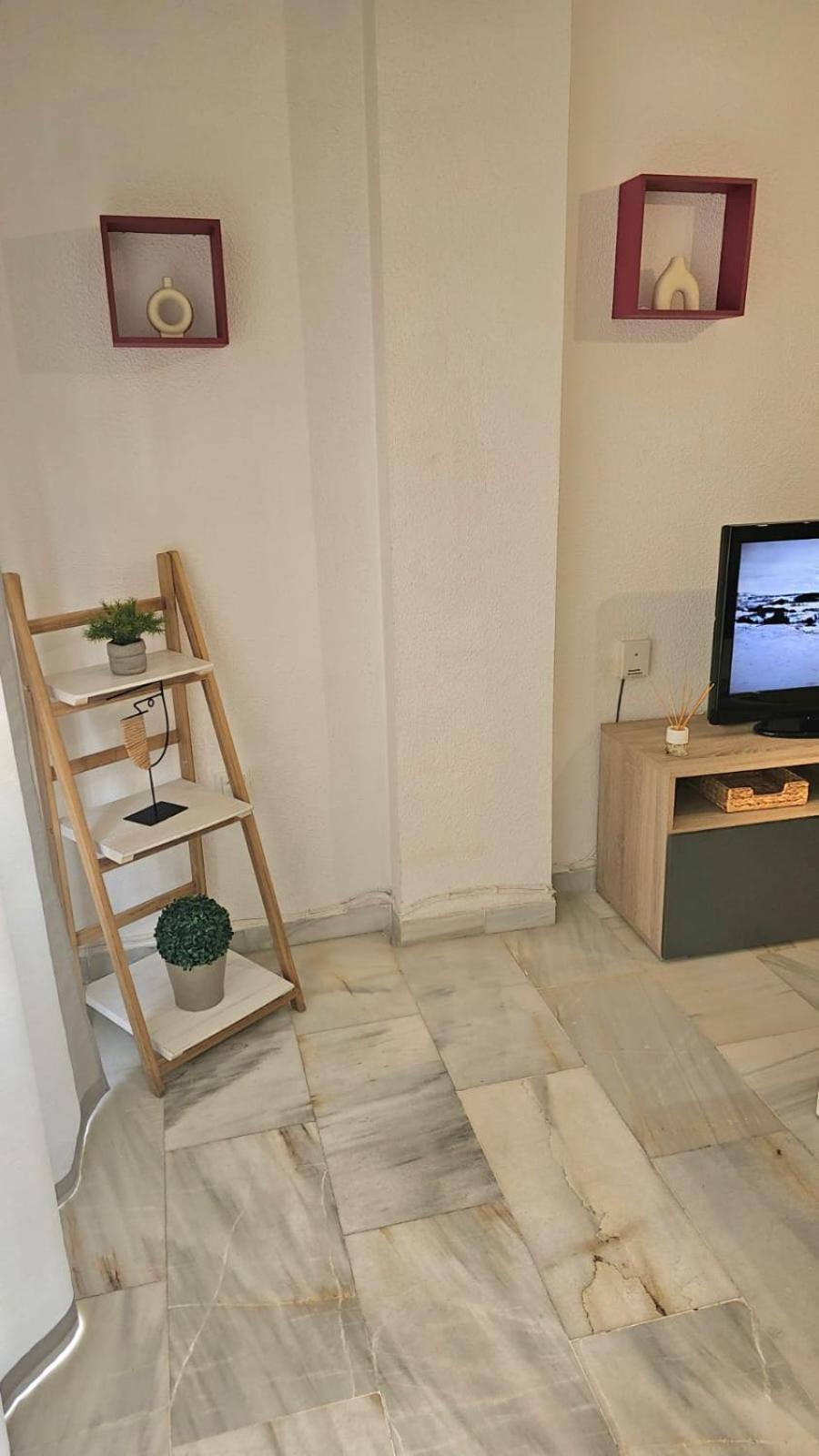Ideal Holiday Apartment One Bedroom City Center مالقة المظهر الخارجي الصورة