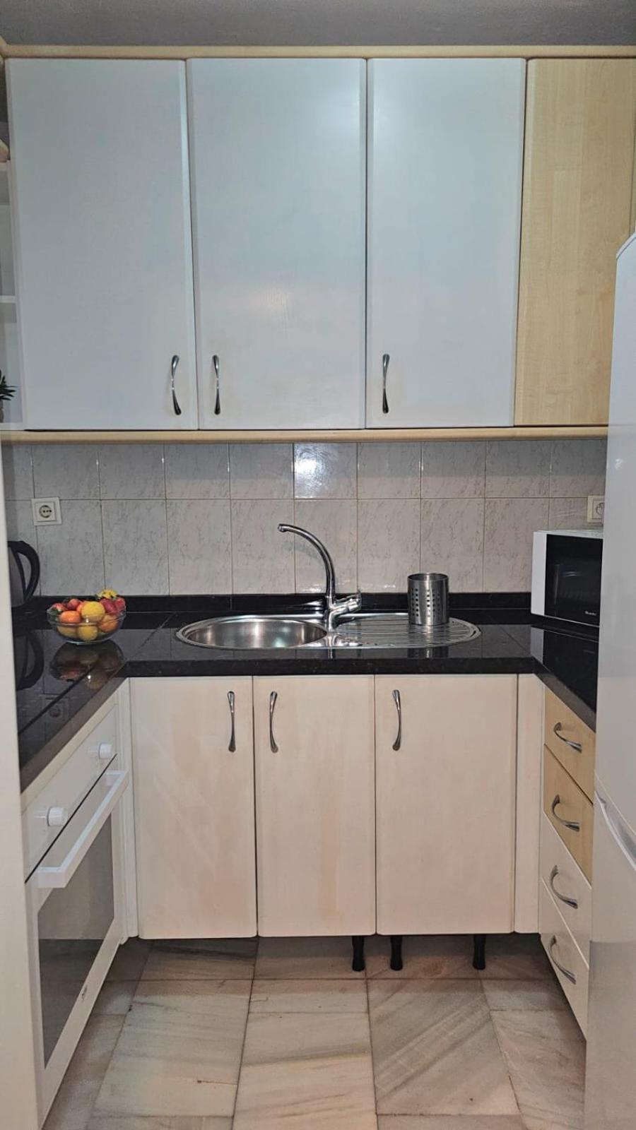Ideal Holiday Apartment One Bedroom City Center مالقة المظهر الخارجي الصورة